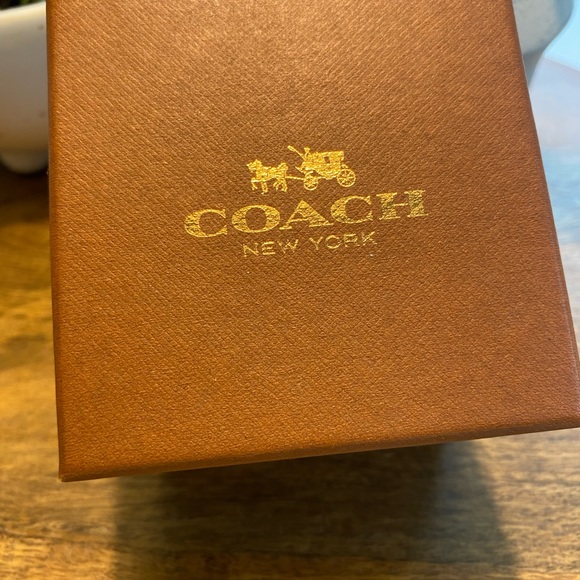 Coach Legacy Sport Chronograph with Leather Band - Picture 4 of 7